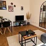 Urban Hideaway - Stylish Downtown *