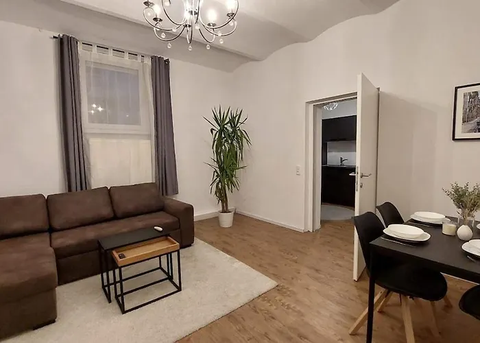 Urban Hideaway - Stylish Downtown Apartment