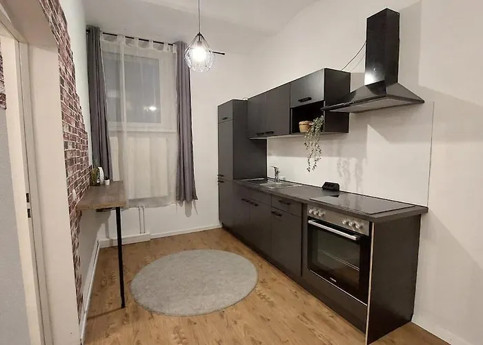 Апартаменты Urban Hideaway - Stylish Downtown Apartment